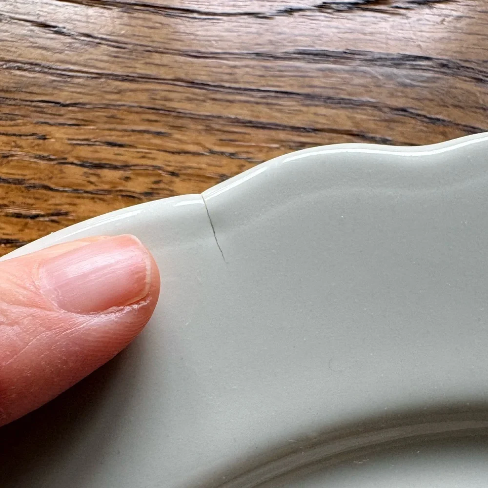 Homer Laughlin Best Restaurant ware set of 4 white scalloped plates ~9 inches